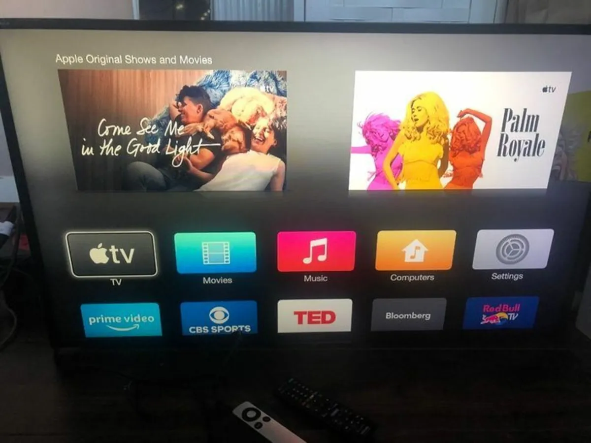 Sony Bravia 40" TV  (with wall mount and Apple Tv) - Image 4