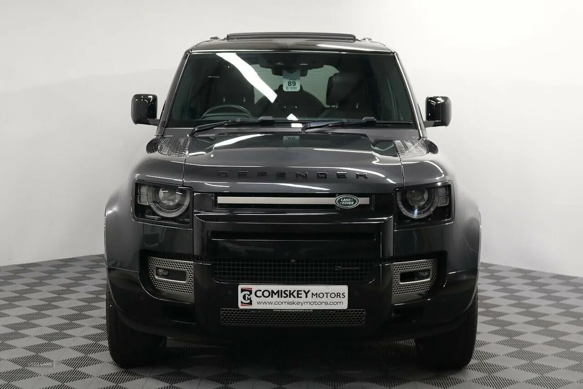 Land Rover Defender 110 D300 MHEV X-Dynamic HSE - Image 2
