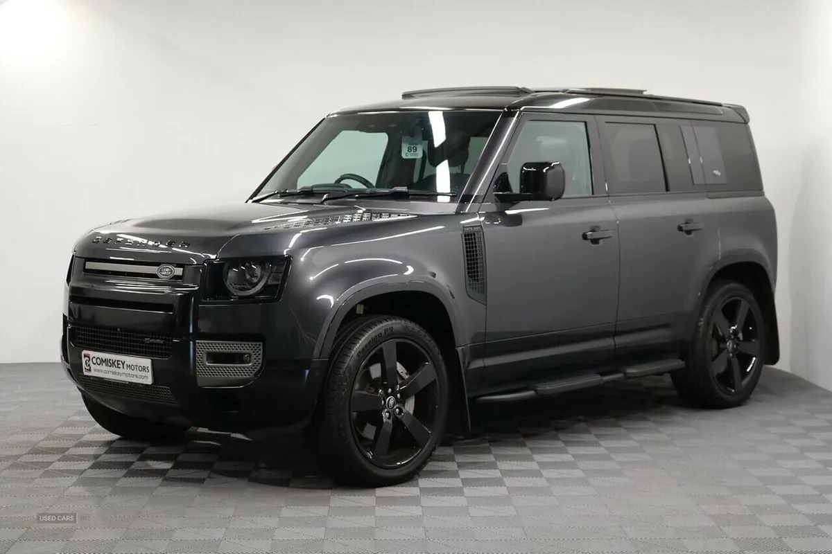 Land Rover Defender 110 D300 MHEV X-Dynamic HSE - Image 3