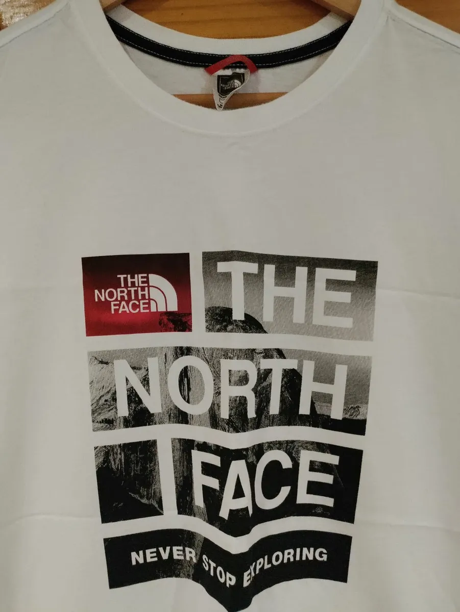 The North Face T shirt L - Image 1