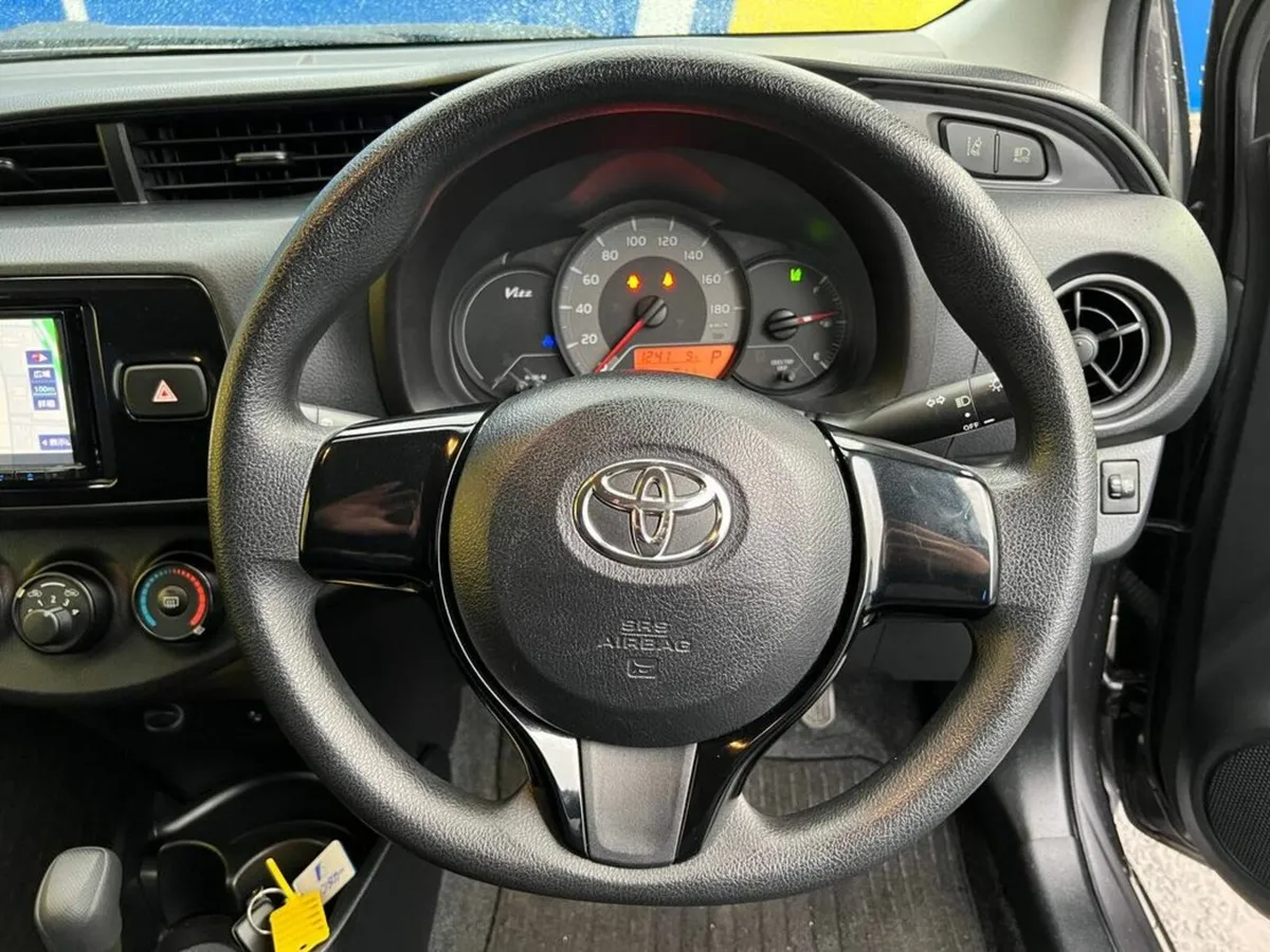 Toyota Yaris 1.0 AUTO // FULL SERVICE HISTORY // R - Image 4