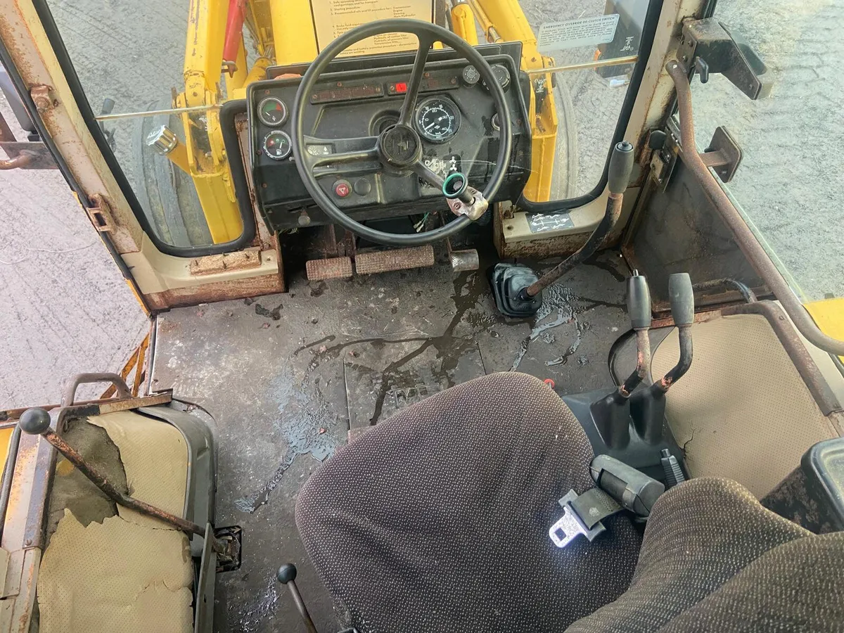 Mf 50HX Digger Loader - Image 3