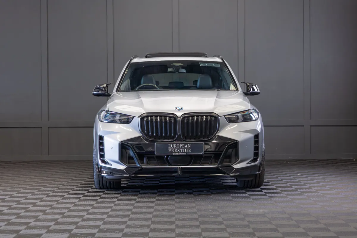 2024 BMW X5 X-Drive 50e M-Sport *Pan Roof - Image 2