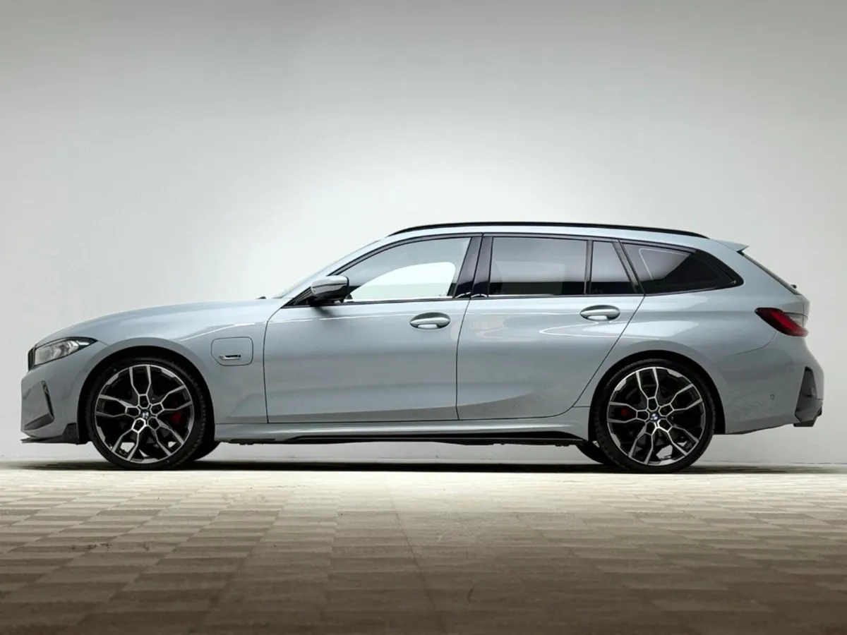 BMW 3-Series 330E M SPORT - Image 4