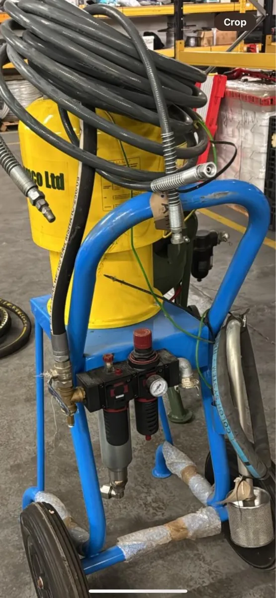 paint pump sprayer - Image 1