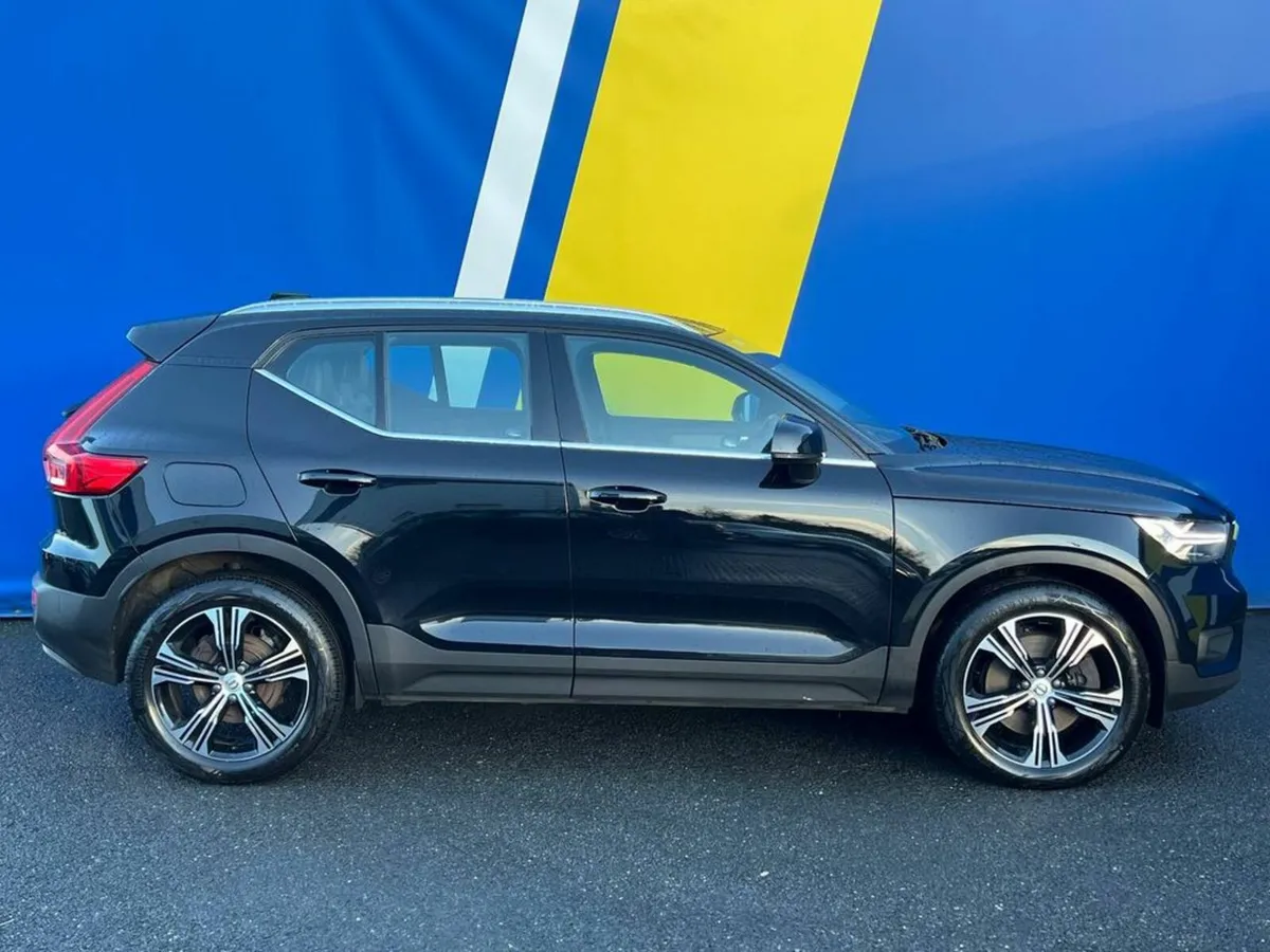 Volvo XC40 T5 INSCRIPTION PRO 1.5 HYBRID // DIGITA - Image 2