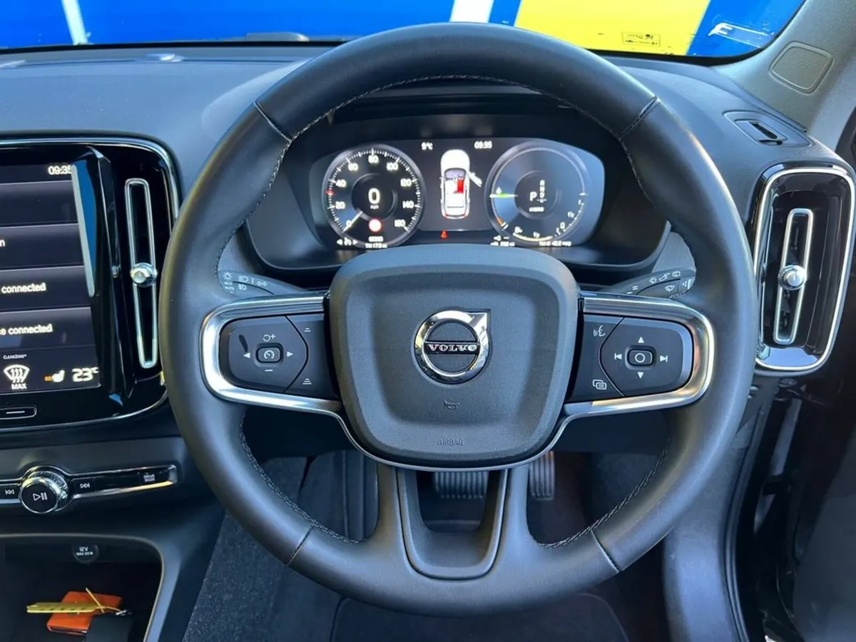 Volvo XC40 T5 INSCRIPTION PRO 1.5 HYBRID // DIGITA - Image 4