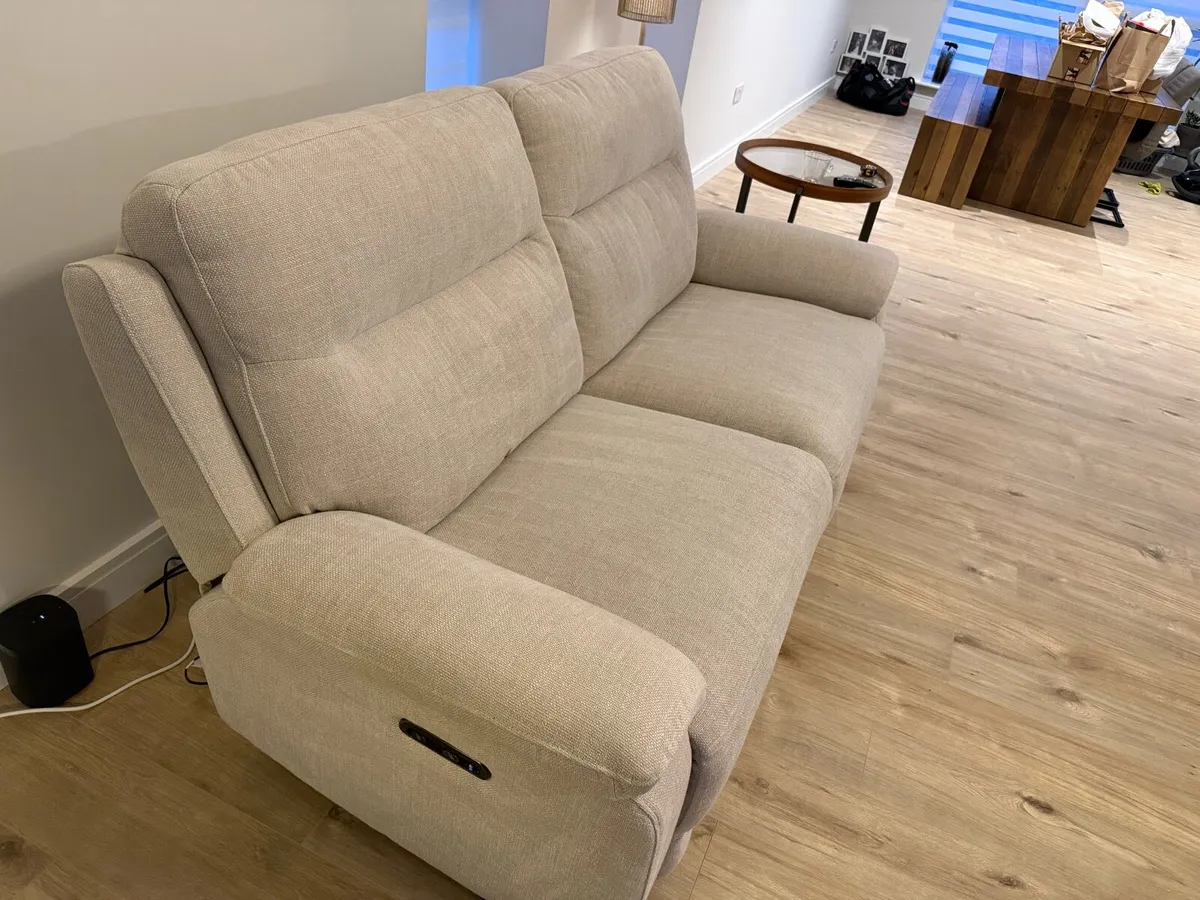 Fully Electric 3 seater recliner - Image 3