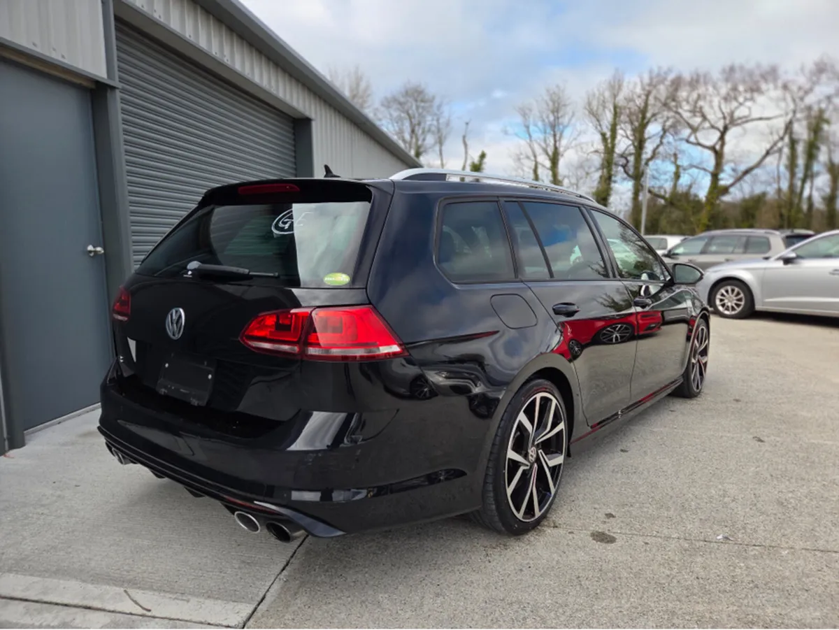 Volkswagen Golf R 2.0 TSI Variant - Image 4
