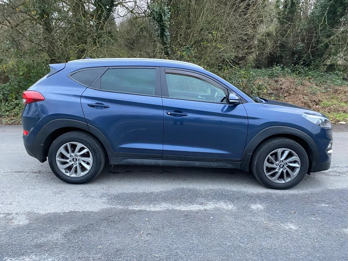 HYUNDAI TUSCON EXECUTIVE - Image 2