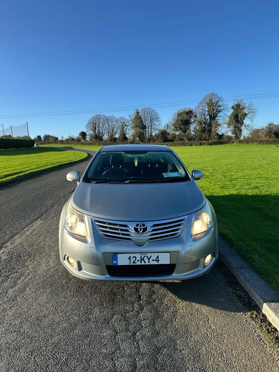 Toyota Avensis 2012 - Image 2