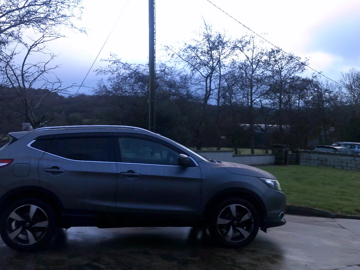 Nissan Qashqai 2016--HIGH SPEC - Image 4