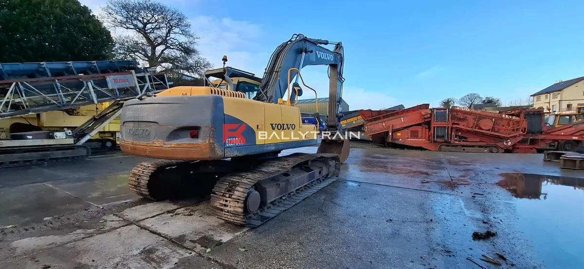 Volvo EC290CL Excavator - Image 4
