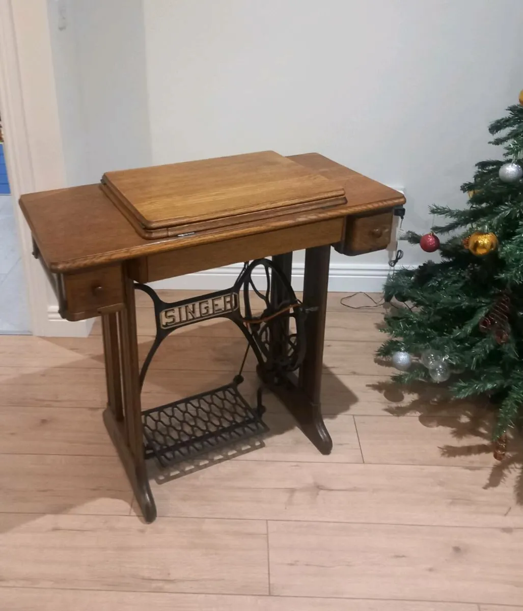 Sewing machine - Image 1