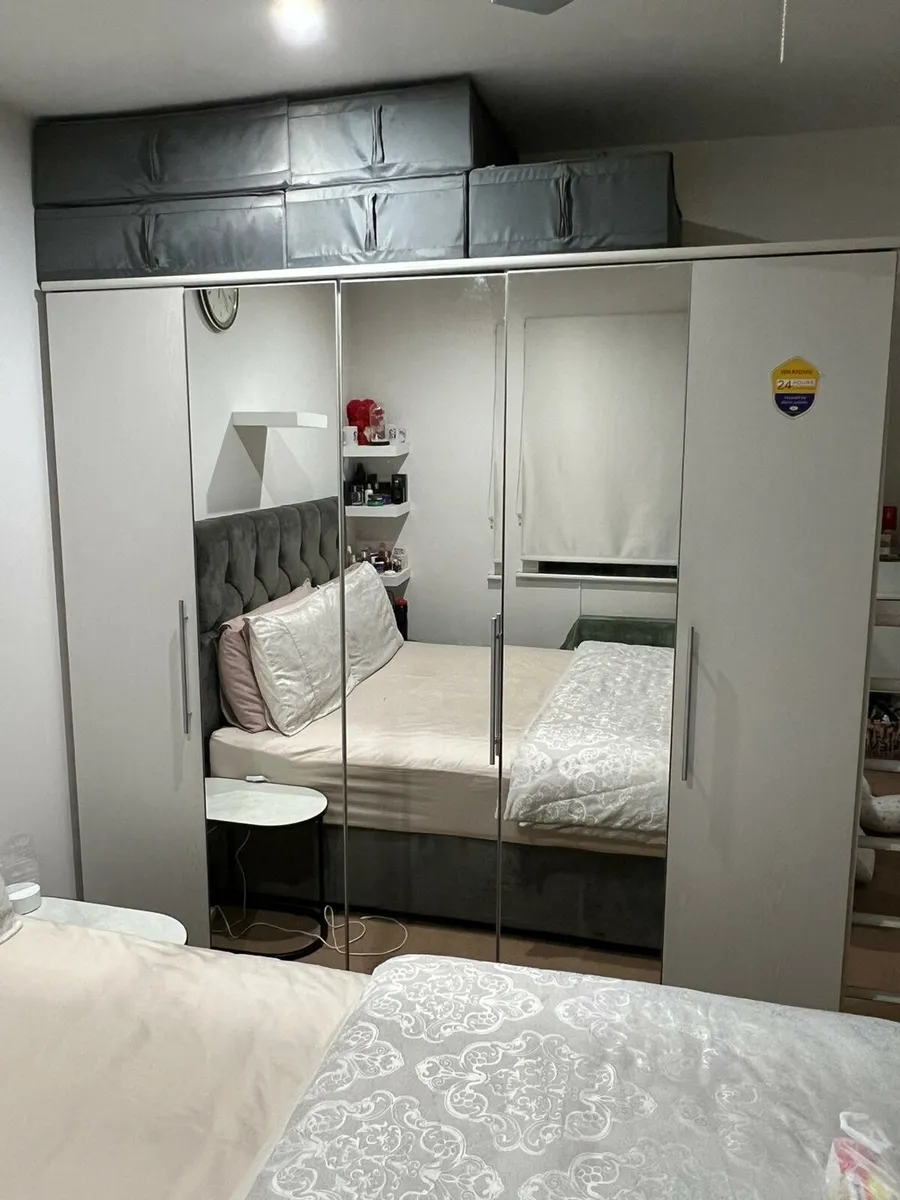 Wardrobe - 5 doors - Image 1