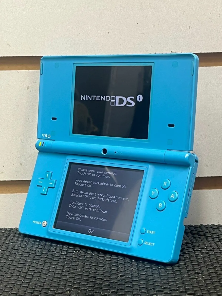 Nintendo DSi Blue - Image 1