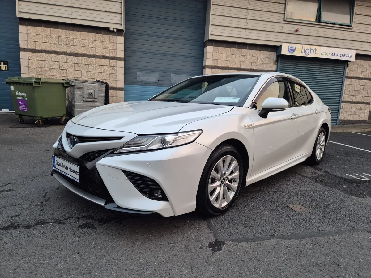 TOYOTA CAMRY / 2020 / 2.5 PETROL HYBRID /AUTOMATIC - Image 1