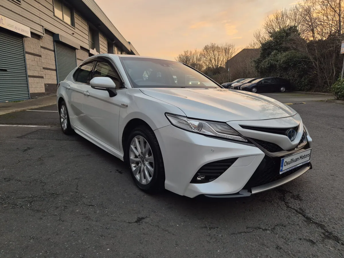TOYOTA CAMRY / 2020 / 2.5 PETROL HYBRID /AUTOMATIC - Image 3