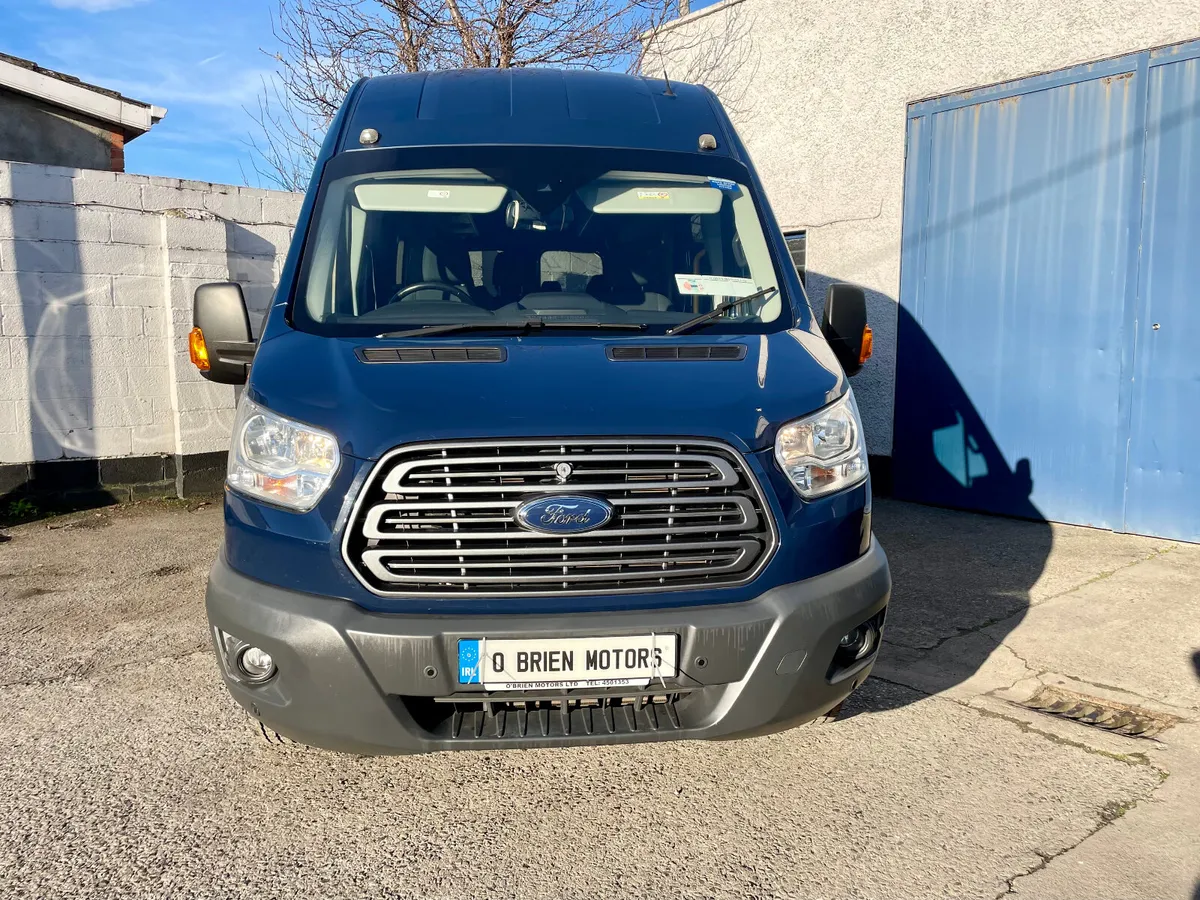 Ford Transit 460 Trend 2.2TDCI 17 Seat Bus,2018 - Image 1