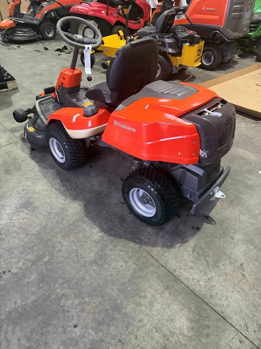 Husqvarna R214tc front deck rider lawnmower - Image 3