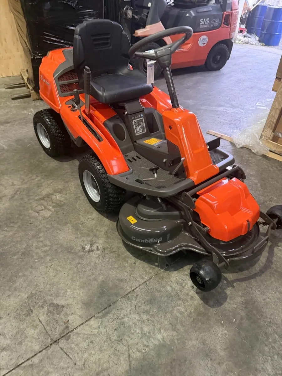 Husqvarna R214tc front deck rider lawnmower - Image 1