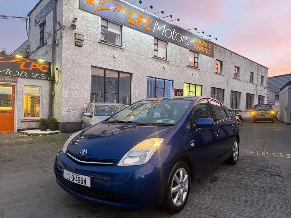 Toyota Prius 2009 auto hybrid - Image 2