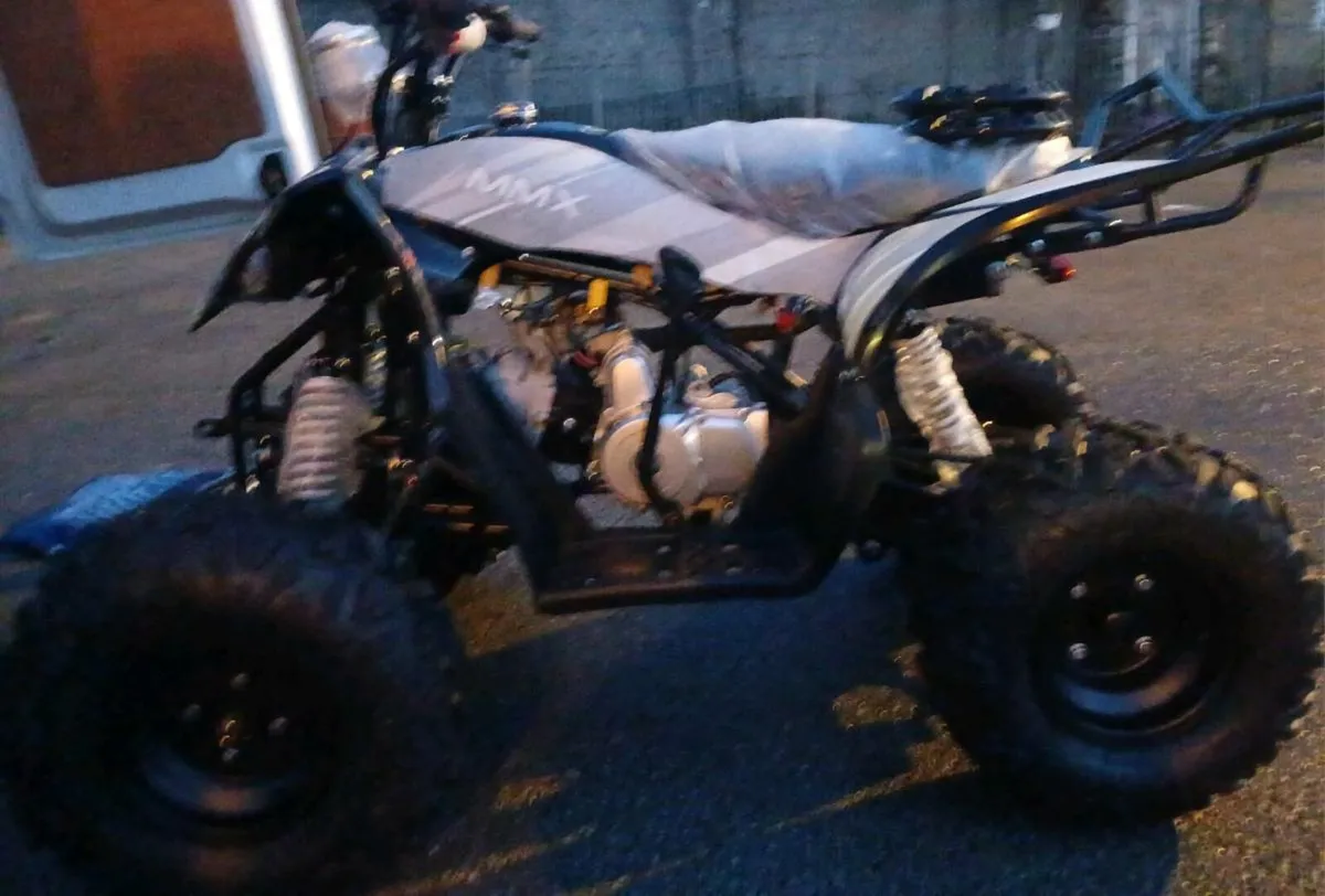 New 125cc sports petrol quad motorbike - Image 1
