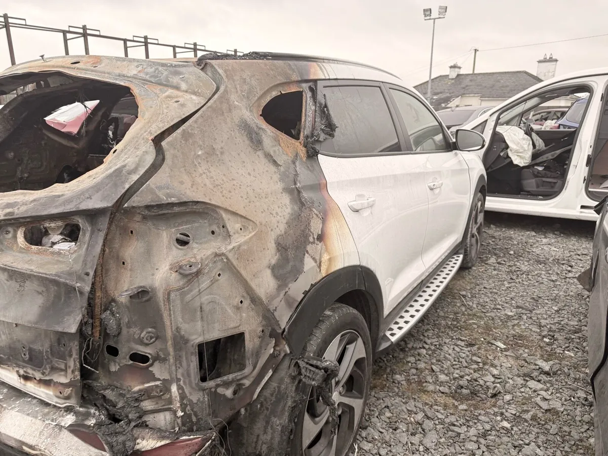 17 Hyundai Tucson - Image 2