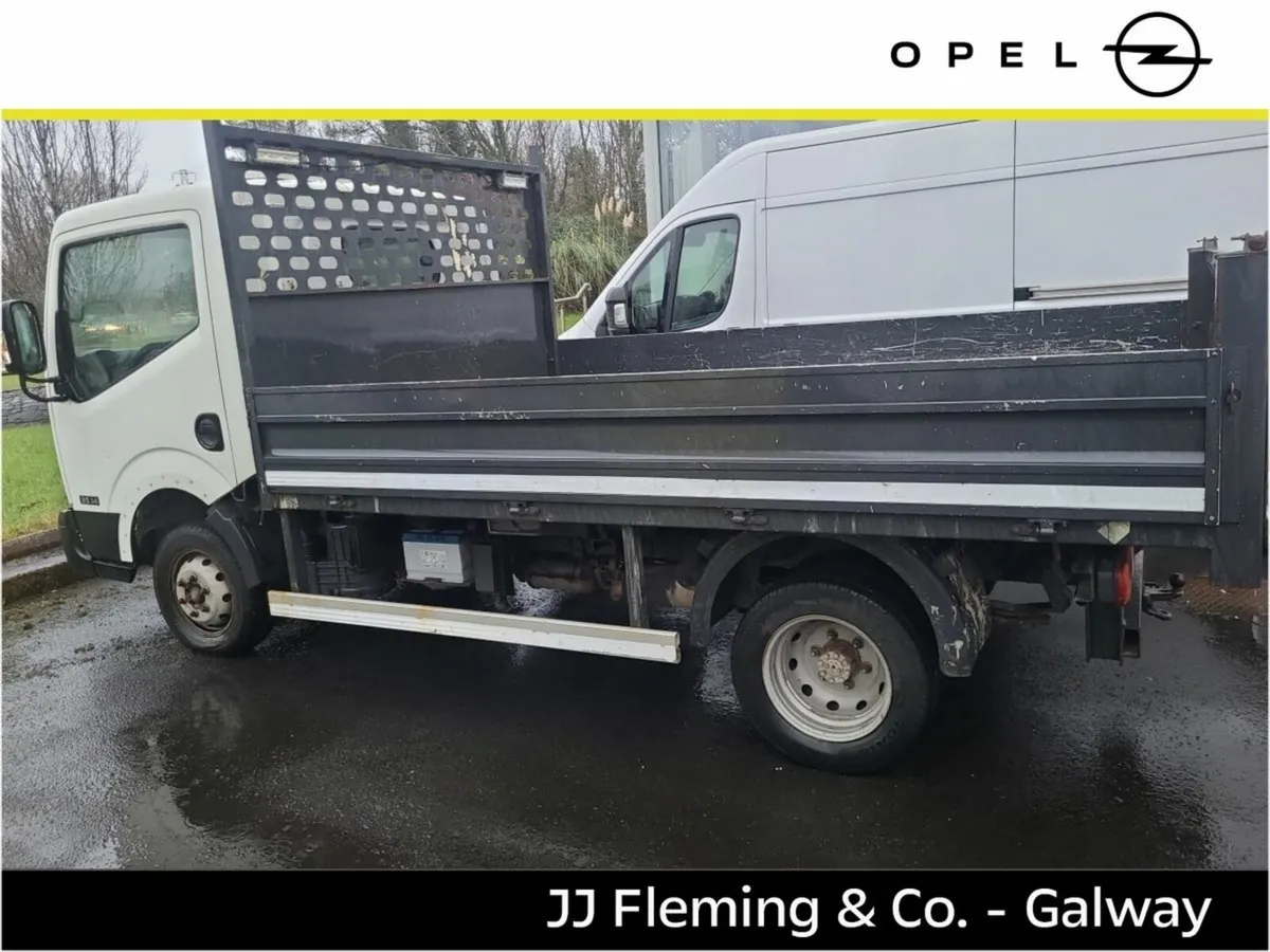 Nissan Cabstar NT 400 CABSTAR 35.14 MWB DCI TIPPER - Image 2