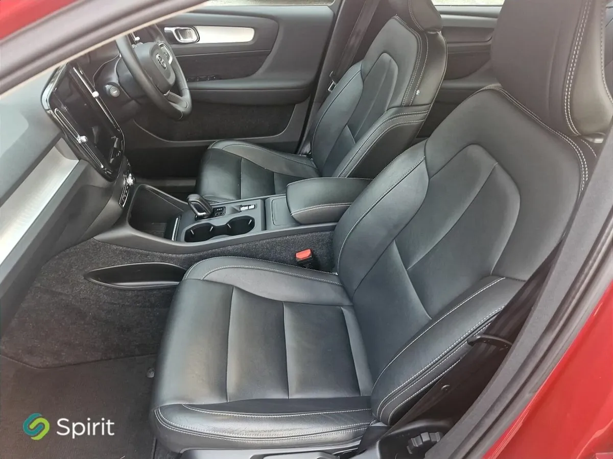 Volvo XC40 D4 190HP Automatic, AWD (4WD) Full Leat - Image 4