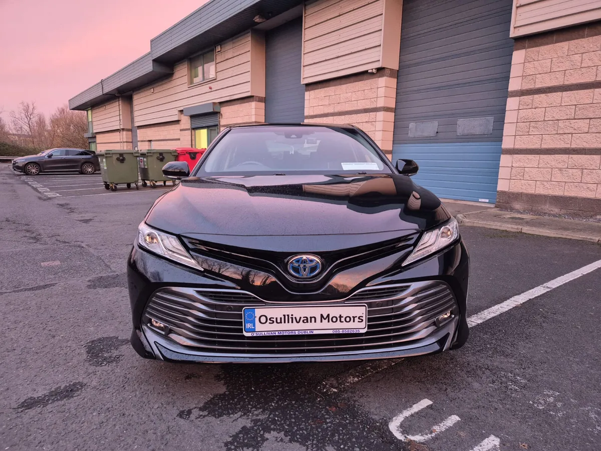 TOYOTA CAMRY / 2020 / 2.5 PETROL HYBRID /AUTOMATIC - Image 2