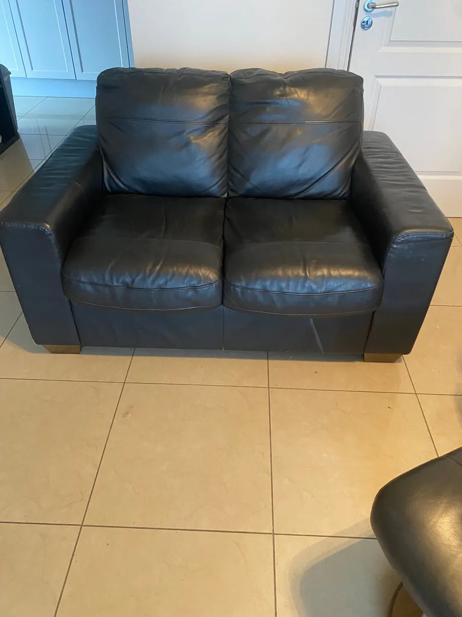 Leather couches - Image 3