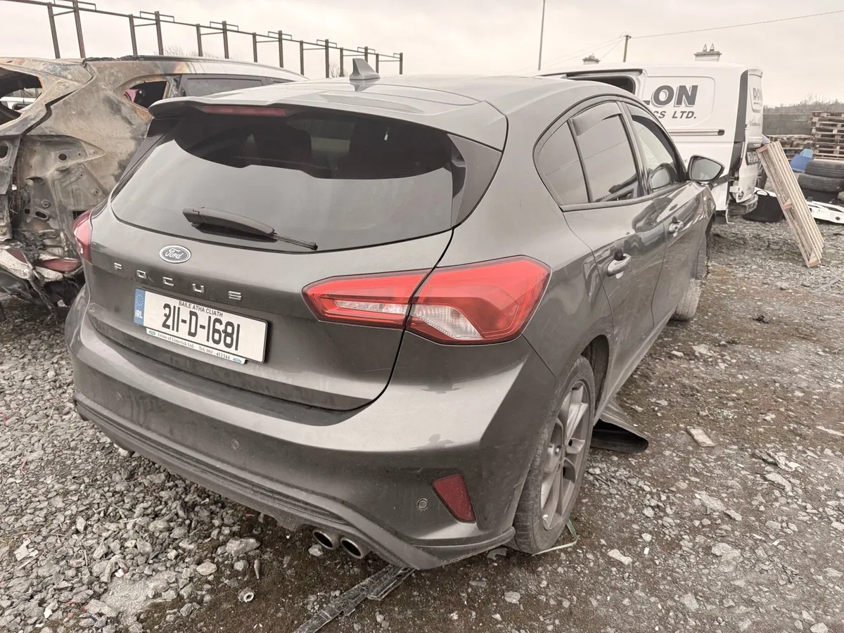 2021 Ford focus for parts only - Image 3