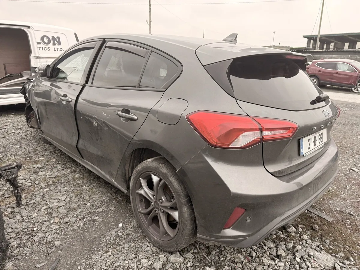2021 Ford focus for parts only - Image 4