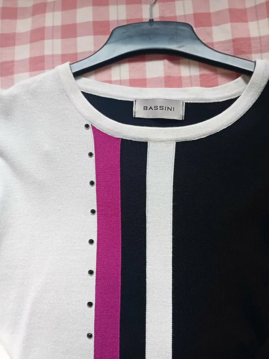 Ladies Jumper  Size Large - Image 1