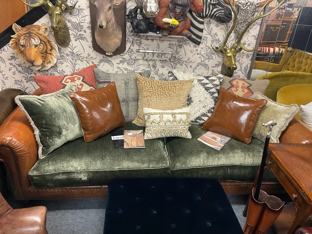 Designer Tetrad grand sofa 🎄🎄🎄🎄 - Image 4