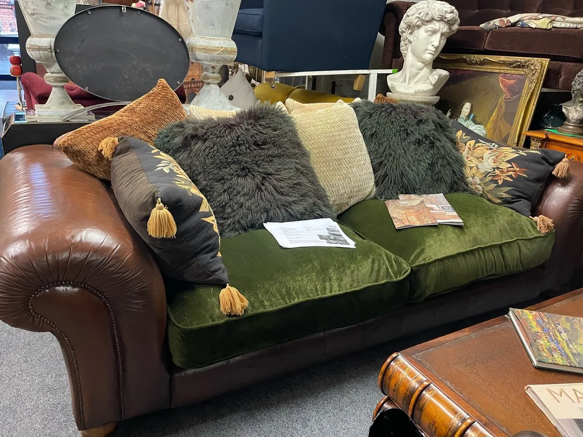 Designer Tetrad grand sofa 🎄🎄🎄🎄 - Image 4