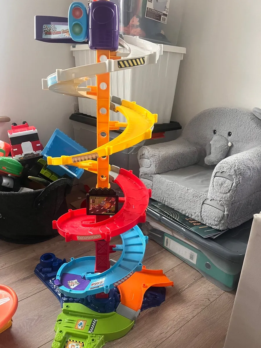 Toy garages with card - Image 2