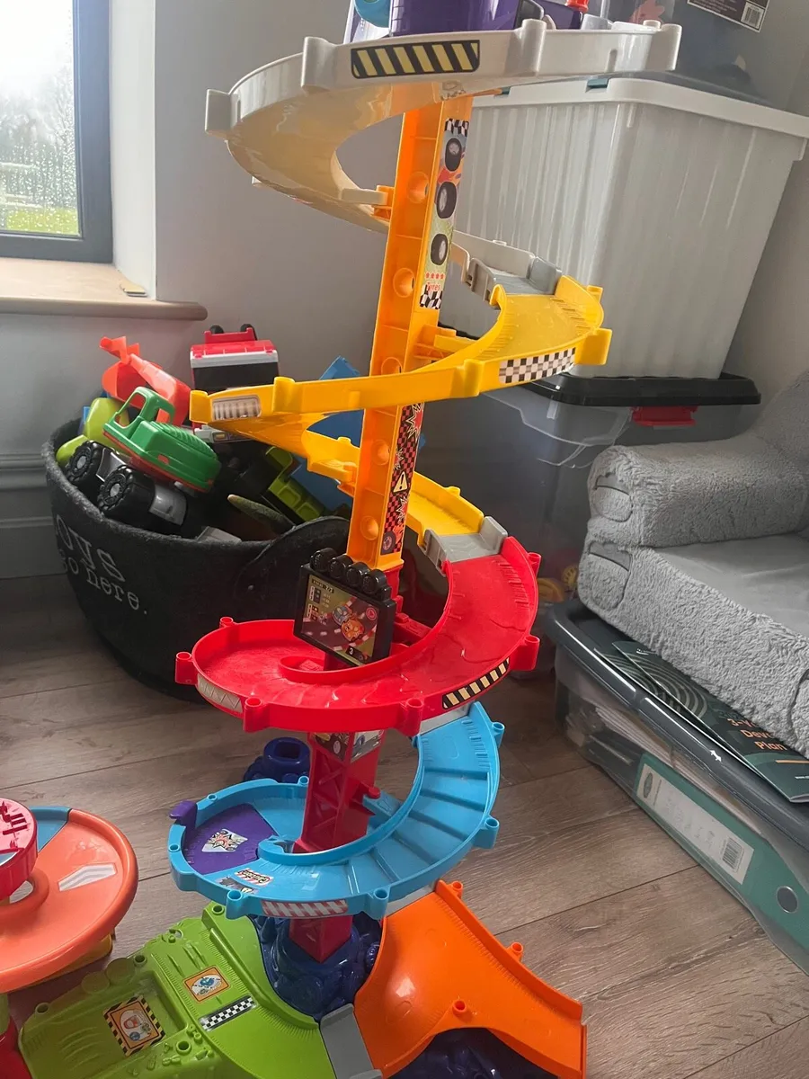 Toy garages with card - Image 3