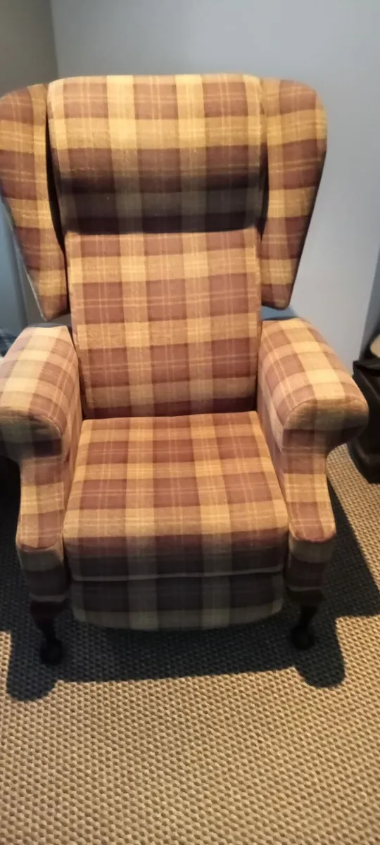 Arm chair recliner - Image 1