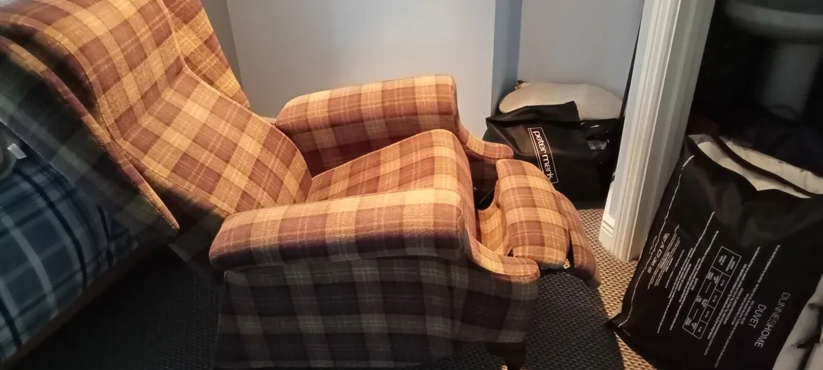 Arm chair recliner - Image 2