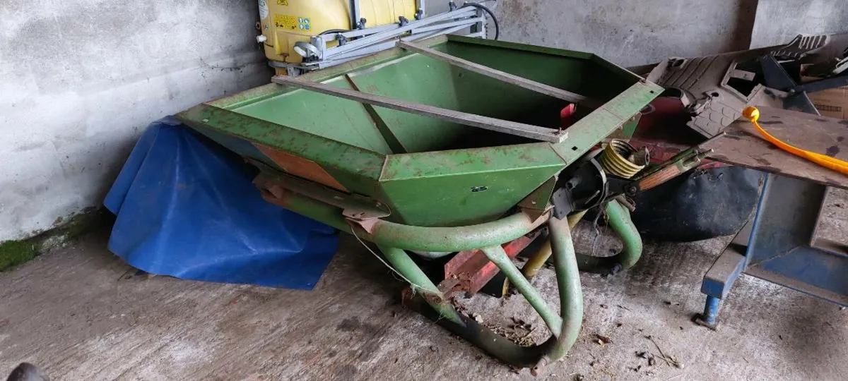 Amazone ZA-F 603 Fertiliser Spreader - Image 2