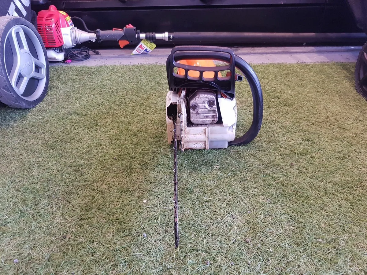 STIHL 211 CHAINSAW - FOR SALE - Image 4