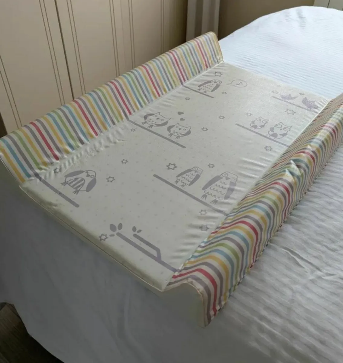 Baby changing mat hard base - Image 3