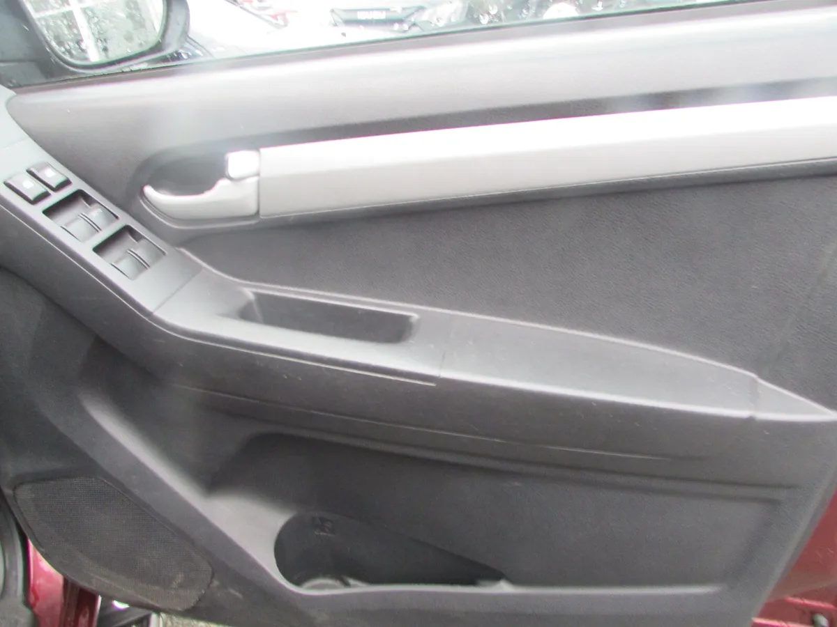 Isuzu D-Max 2014 - Image 2