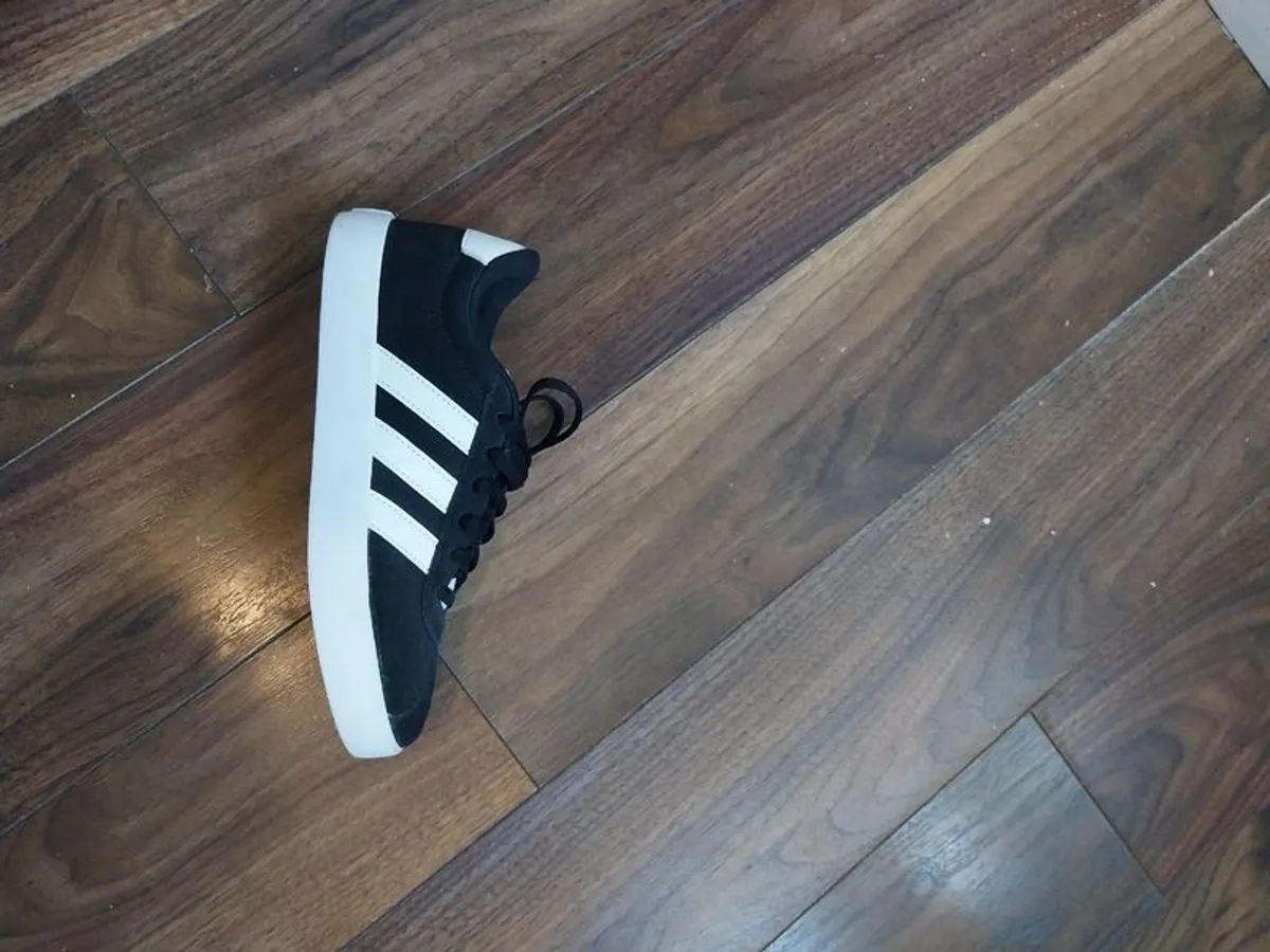 Kids trainers - Image 1