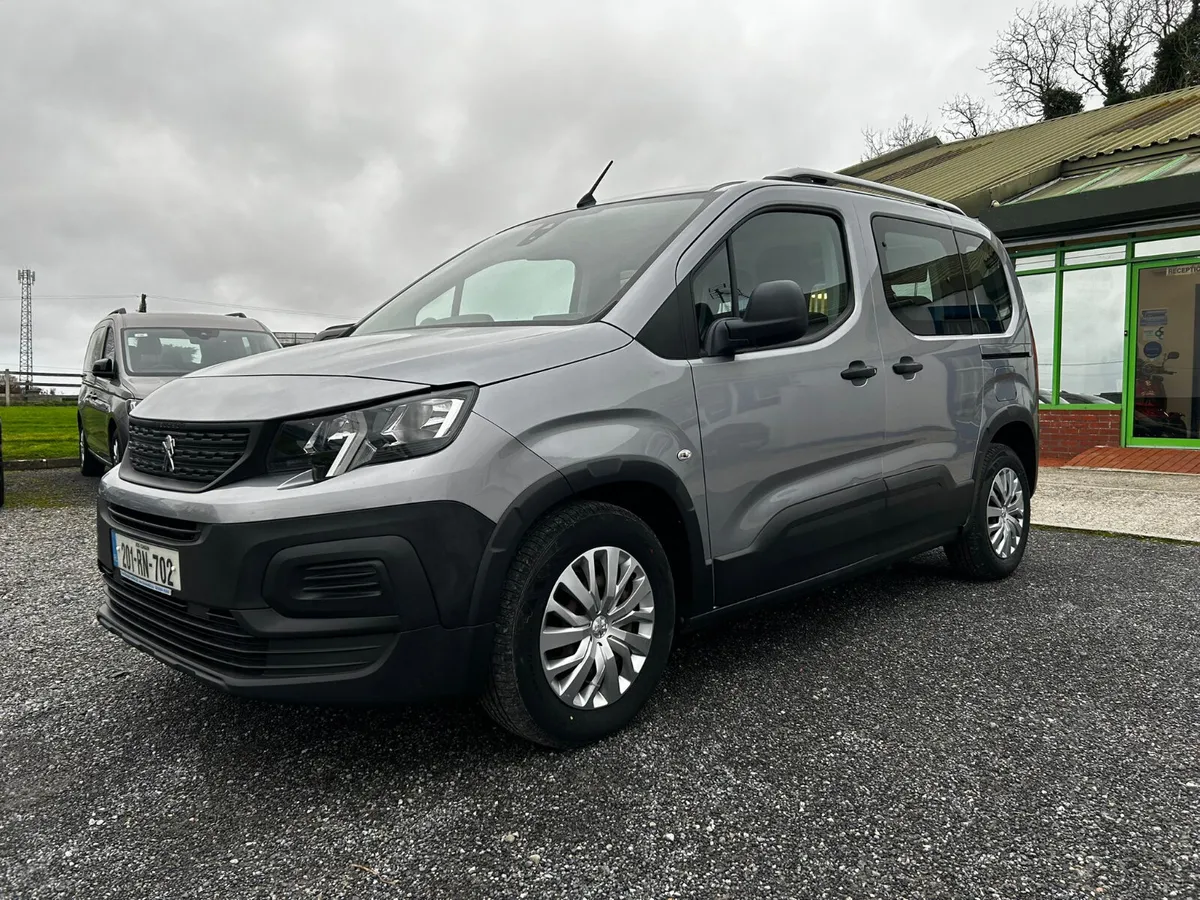 Wheelchair Car - Image 3