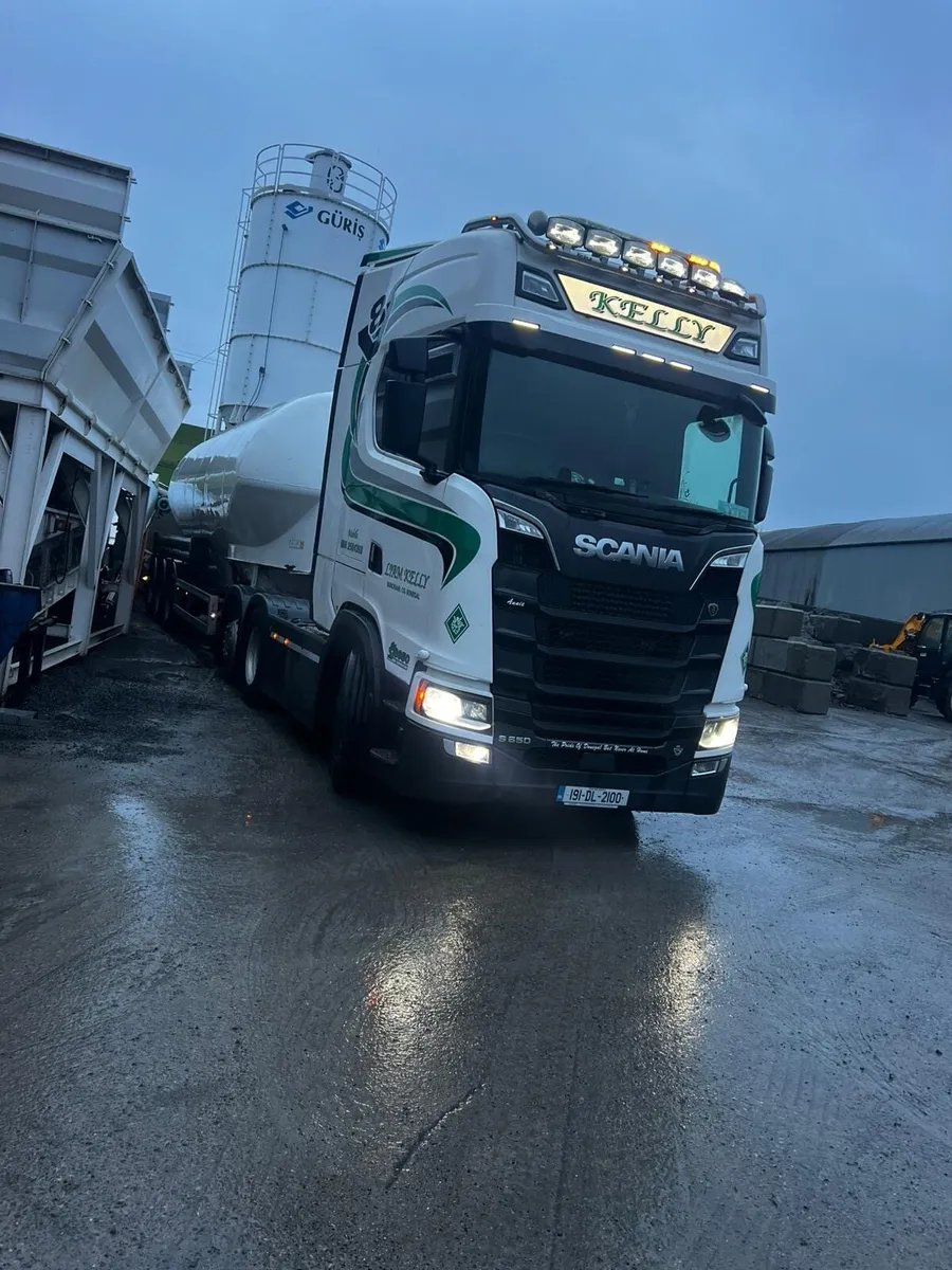Scania S650 V8 - Image 1