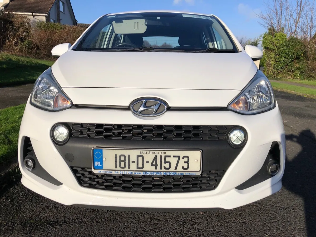 Hyundai i10 Deluxe 1.0L - Image 2