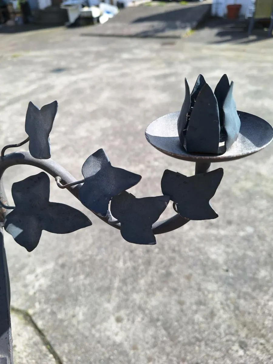 Wrought iron reading or music stand - Image 2